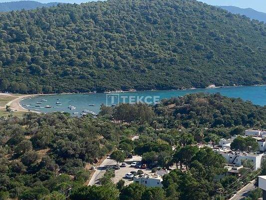Apartment in a Complex with Private Beach in Adabükü Bodrum