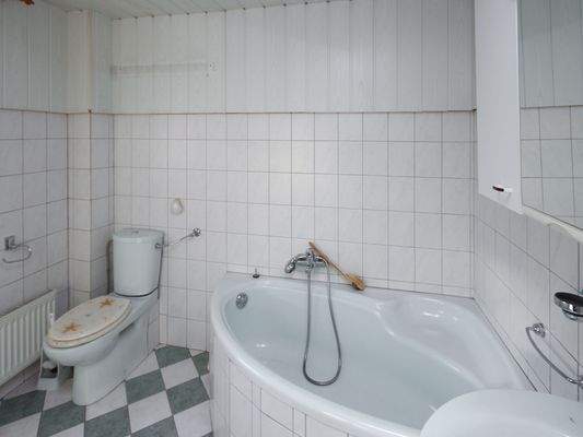 5. Badezimmer Erdgeschoss.jpg
