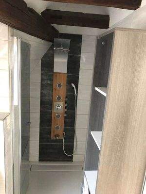 09 Whg 3 Dusche im Bad.jpg