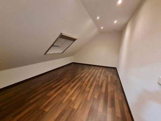 Büro-Ankleidezimmer - Bild 1.jpg