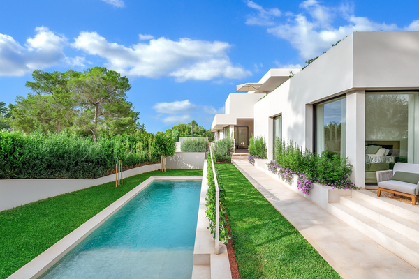 Pool in villa in Portals Nous 3