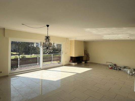 Wohnen-/Essen mit Kamin