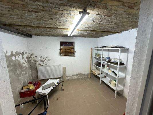 Keller Raum 1.JPG