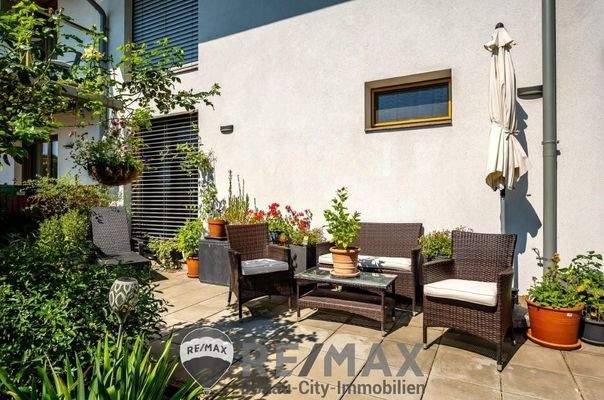 25 Sitzecke im Garten ETW 3004