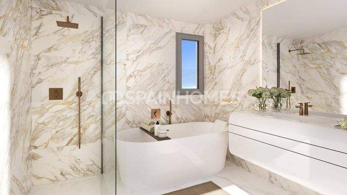 Beachside Sea-View Flats with Pool and Parking in Benalmadena