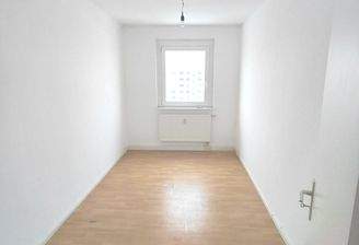 Leeres Zimmer mit Fenster