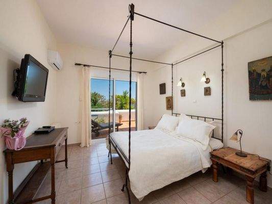 Kreta, Elounda: Villa mit Pool und atemberaubendem Meerblick auf die Bucht zu verkaufen