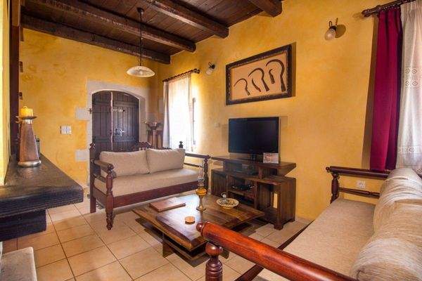 Villa For Sale in Samonas village 10.jpg