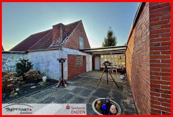 Garagen und Stallgebäude