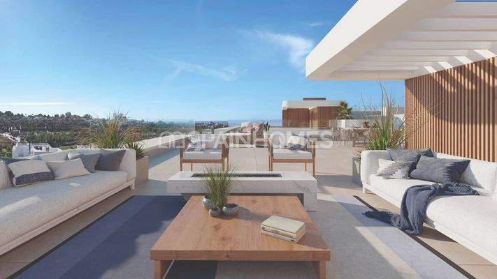 Sea-View Houses in a Boutique Complex in Estepona