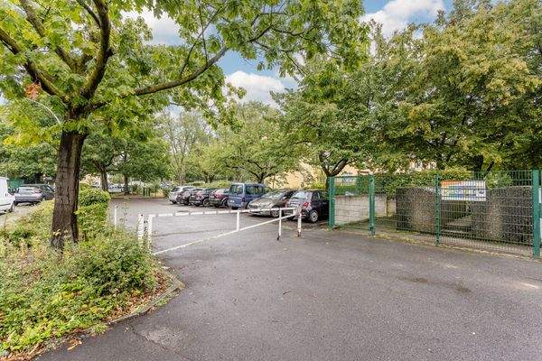 Parkflächen am Haus