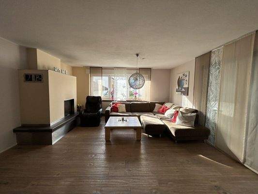 Offener Wohn- und Essbereich