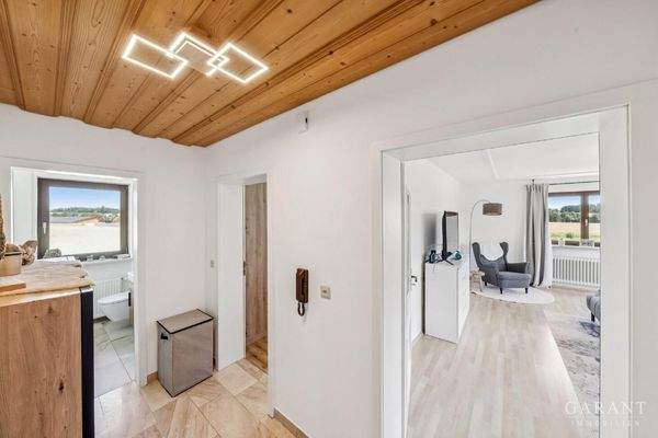 Diele im E. G. und Gäste- WC