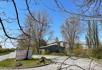 Bürogebäude von Südost (2)