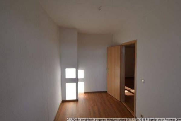 Kinder- Ankleidezimmer, Büro 2