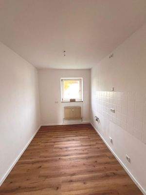 Leeres Zimmer mit Fenster