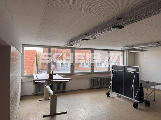 hell durch viele Fenster