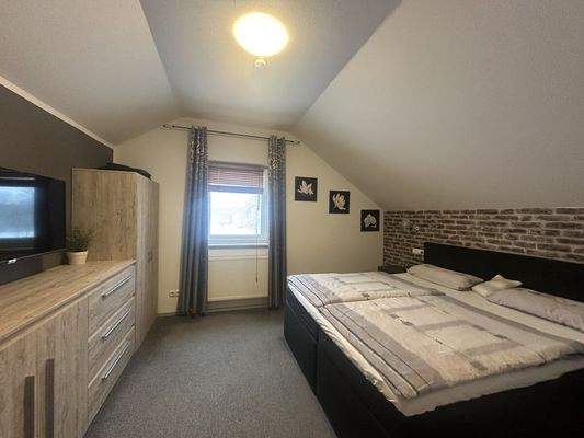 Schlafzimmer DG