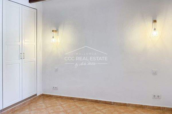 Erstes Schlafzimmer mit...