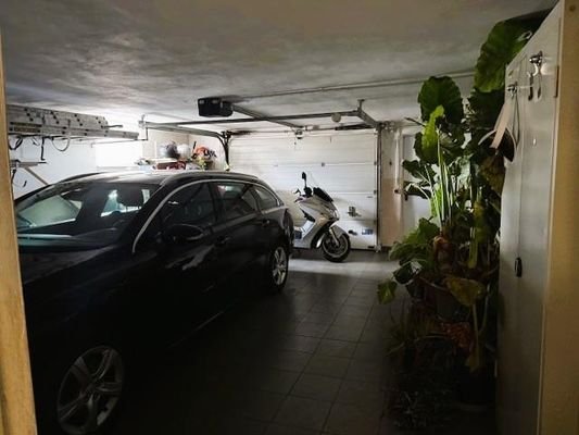 geräumige Garage
