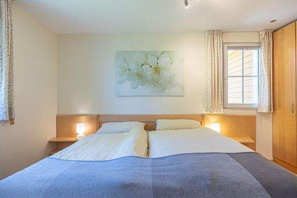 15) Schlafzimmer Nr. 1