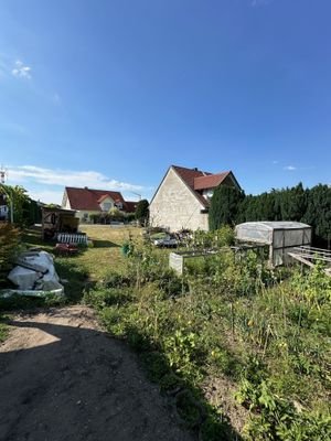 Blick linke Seite zur Straße