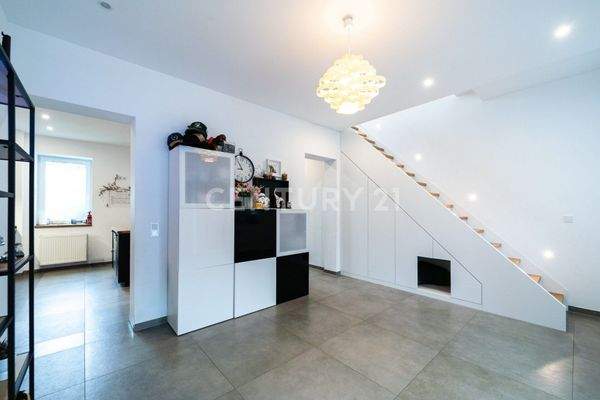 Flur mit Blick in die Küche