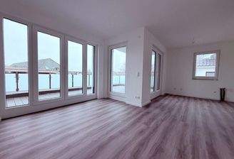 Lichtdurchflutet mit offener EBK