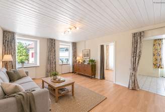 Wohnzimmer (KI Möblierung)