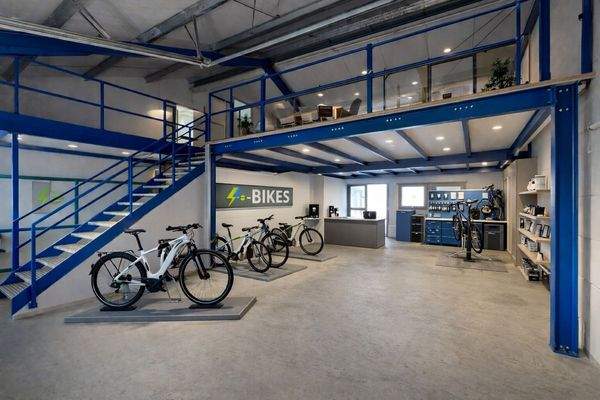 Austattungsidee-E-Bike-Sale-and-Repair