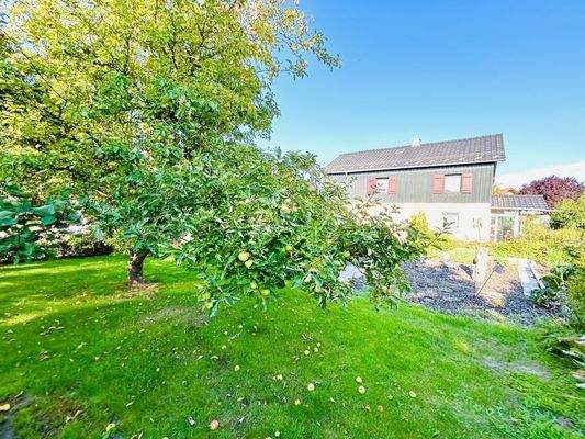 Ihr Haus gartenseits von Osten