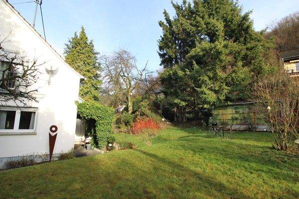 ... mit sehr großem Garten