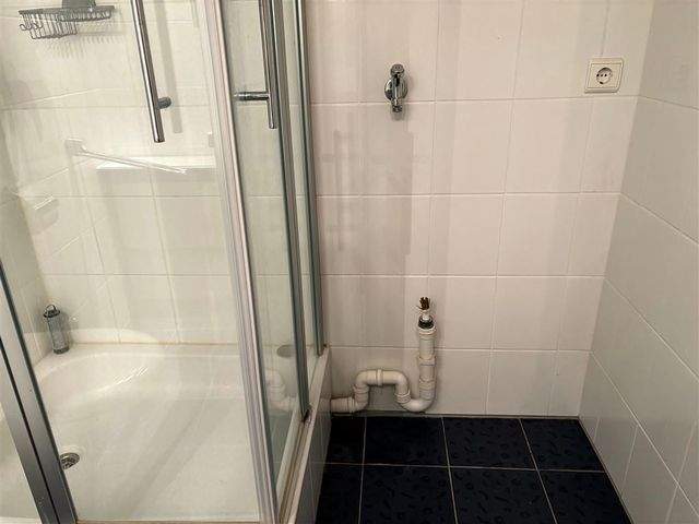 Maritimes Wohnen in Bestlage: 2-Zimmer-Wohnung direkt am Wasser// Bismarckallee, Kiel - Photo 3