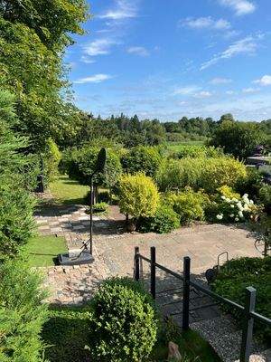 9013SE-16 Blick in den Garten