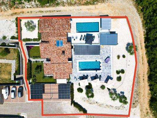 Luftbild mit eingezeichnetem Grundstück