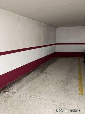 Tiefgaragenstellplatz optional