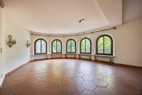 Lichtdurchfluteter Wohnbereich