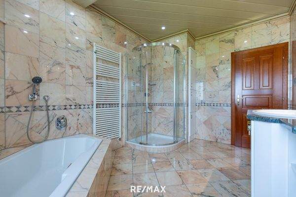 19.Badezimmer Erdgeschoss