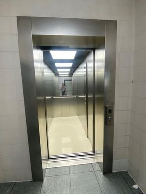 neuer Aufzug