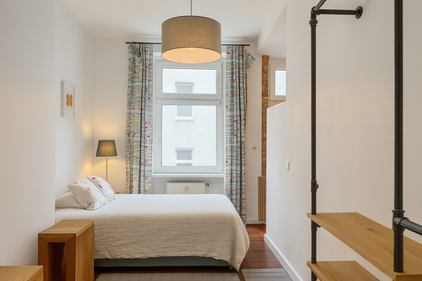 Schlafzimmer mit Dusche