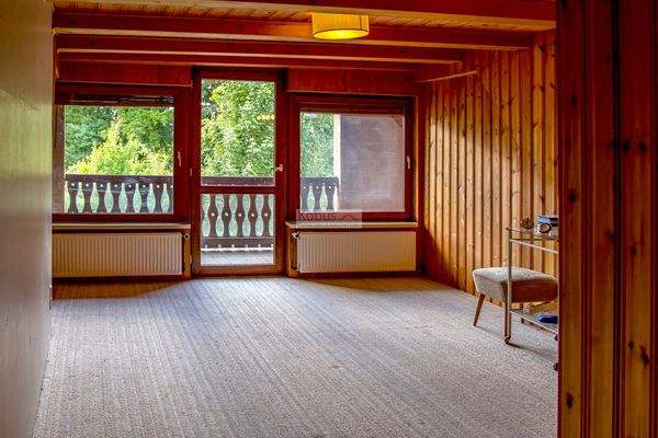 DG - Zimmer mit Balkon