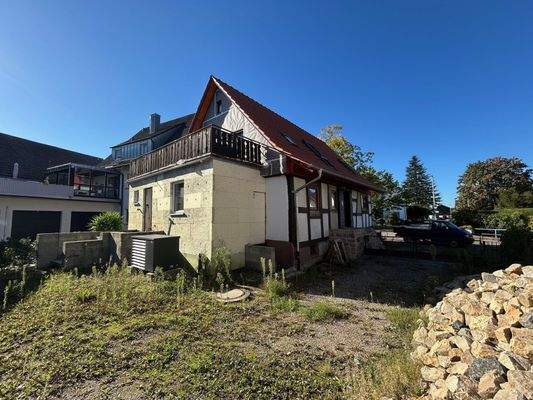 Hausrückseite mit Hof