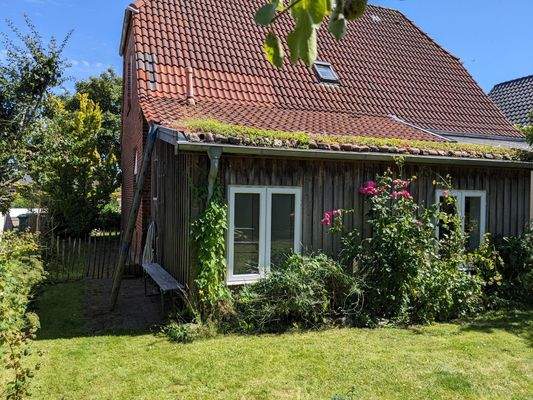 Haus Rückseite Lärchenholzanbau Nordwesten.jpg