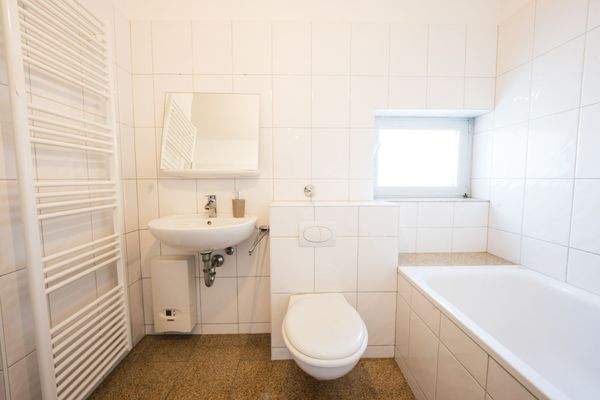 Wannenbad mit Fenster