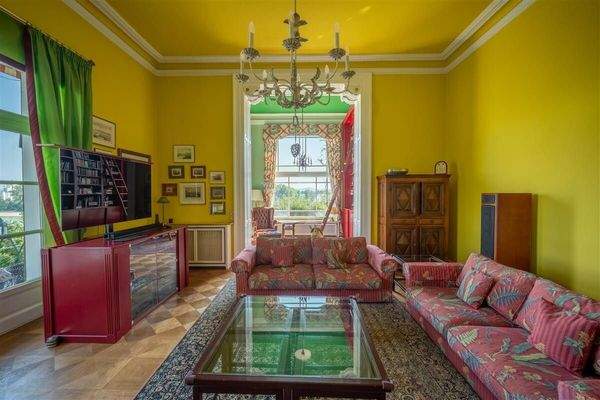 Kamin- und Fernsehzimmer