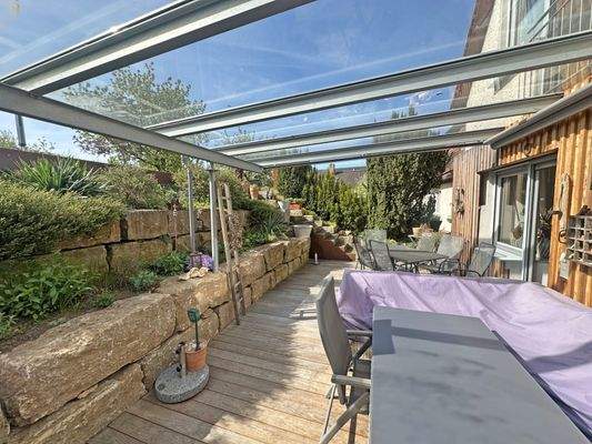 Terrasse mit Überdachung