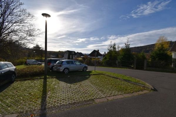 18 KFZ Stellplatz