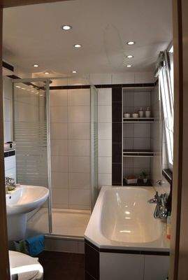 Bad im Seitenflügel