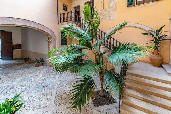 Eindrucksvoller Innenhof