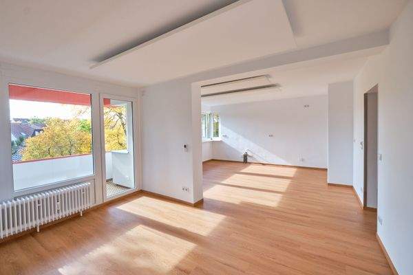 Wohnzimmer mit Blick zur Küche